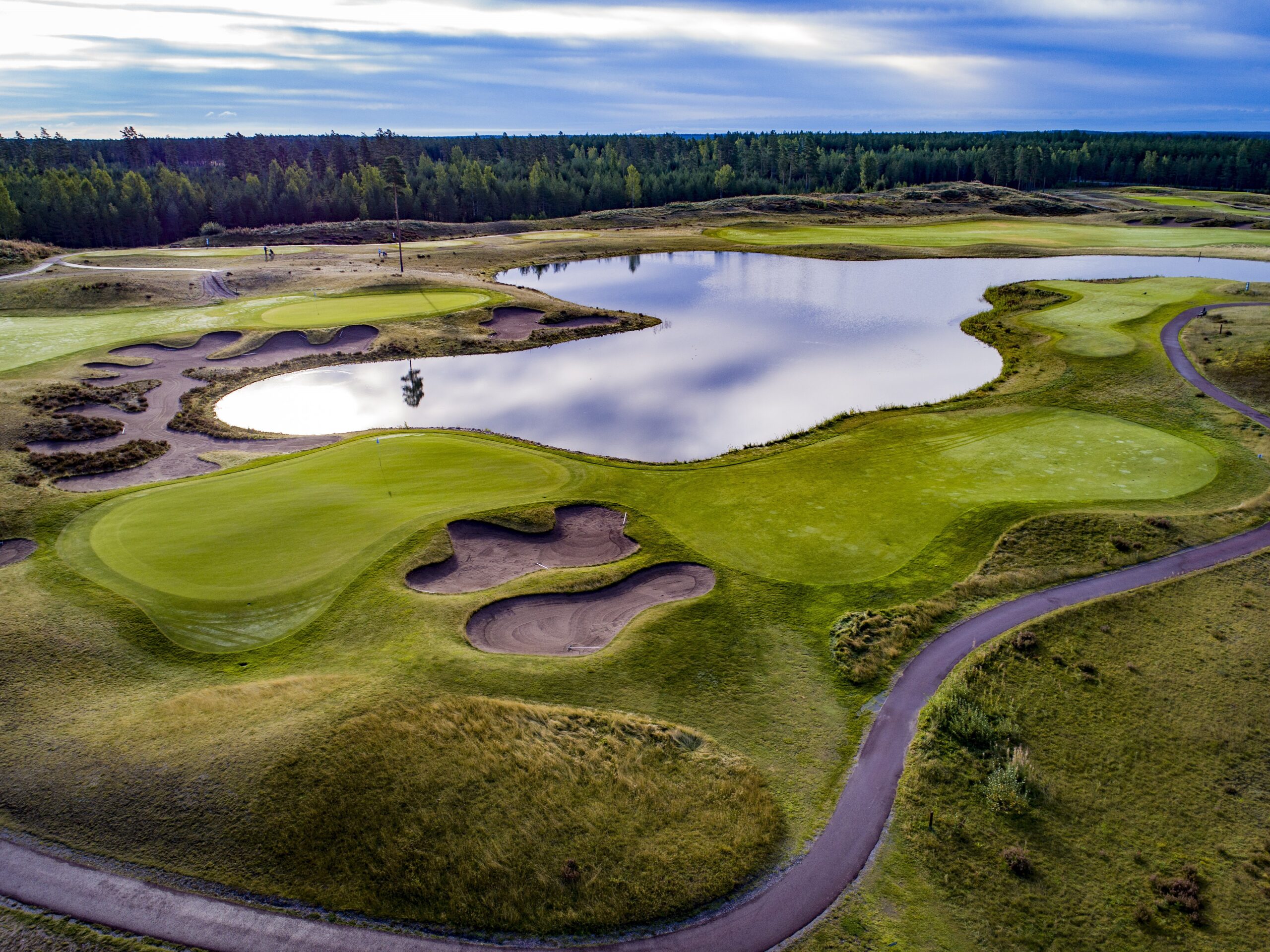 Suomen kattavimmat palvelut golfaamiseen, viihtymiseen ja lomailuun